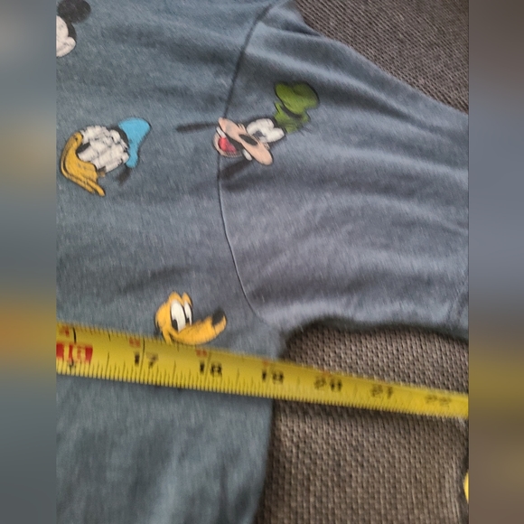 Disney Mickey Mouse Donald Duck Goofy Pluto Gray T-SHIRT - Picture 2 of 7
